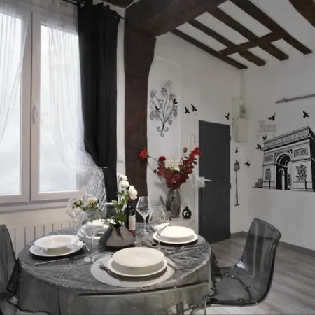 Notre Dame Saint Michel Apartment *